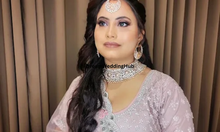 MANSI M DWIVEDI MUA